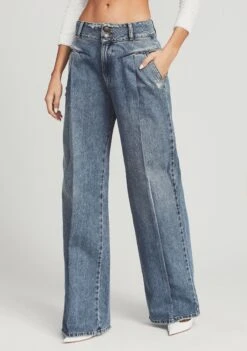 Gladys Jean -LUCY Clothing Shop 210921 RETROFETE ECOMM SET2 SHOT25 4355