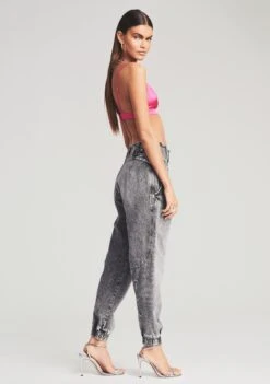 Miriam Pant -LUCY Clothing Shop 220111 Retrofete eComm Set2 SHOT 72 5024