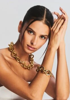 Brock Necklace -LUCY Clothing Shop BrockBraceletGold OnModel 21ad73ef aa1d 483c b8b3 04dfdc89ab8f