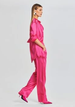 Raines Silk Shirt -LUCY Clothing Shop Ecommerce Crop 221115 Ecom SET1 SHOT 05 1227