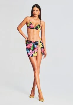 Chris Bralette 9 Chris Bralette -LUCY Clothing Shop Ecommerce Crop 230516 SET2 SHOT 07 0615 eComm