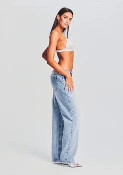 Sydney Low Rise Jean -LUCY Clothing Shop Ecommerce Crop 230718 SET2 DORALBRALETTE PAMELABLOUSE SYDNEYJEAN 0181 ECOMM 0825c13d 84aa 4558 add2 30047236297e