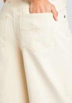 Ashley Jean 11 Ashley Jean -LUCY Clothing Shop Ecommerce Crop 24 04 17 ARUBAMESHTOP CARAMEL ASHLEYJEAN BONE 0594 ECOMM